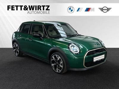 Gebraucht Mini Cooper 156 PS (114 kW) 2024 British racing green iv metallic Kleinwagen