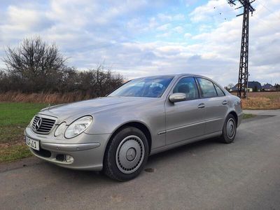 Mercedes E200