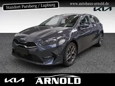 Gebraucht Kia Ceed Spirit 140 PS (102 kW) 2025 Darkpentametal Kleinwagen