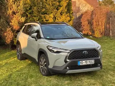 Gebraucht Toyota Corolla Cross Lounge 197 PS (144 kW) 2023 Grau SUV