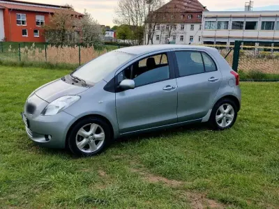 Usata Toyota Yaris 87 CV (63 kW) 2006 Grigio Utilitaria