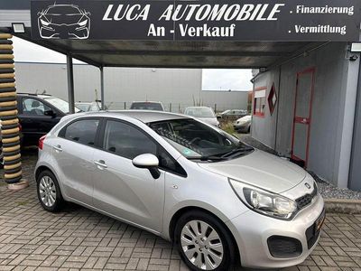 Gebraucht Kia Rio Edition 7 109 PS (80 kW) 2014 Silber Limousine