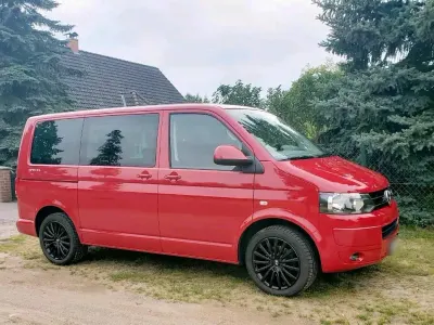 Gebraucht VW Multivan 140 PS (102 kW) 2013 Rot Van / Kleinbus