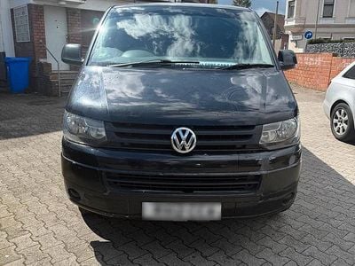 Second-hand VW T5 102 CP (75 kW) 2012 Negru Van