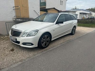 Second-hand Mercedes E250 205 CP (150 kW) 2000 Alb Break