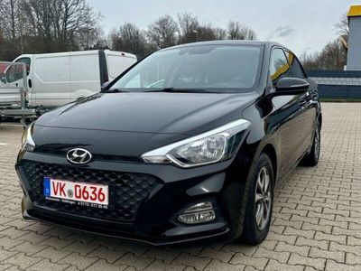 gebraucht Hyundai i20 Advantage*AUTOMATIK*32TKM*SHZ*TEMPO*PDC