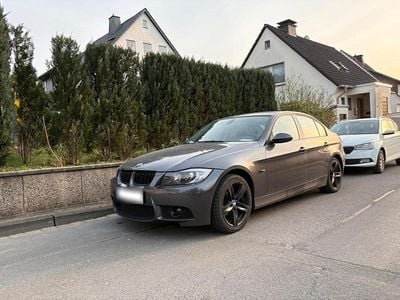 Gebraucht BMW 318 143 PS (105 kW) 2007 Grau Limousine