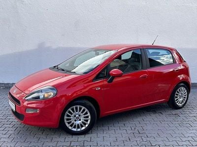 Rot Gebraucht 2012 Fiat Punto More Limousine | 2.990 € (Fairer Preis)