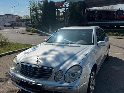 Usata Mercedes E240 177 CV (130 kW) 2003 Argento Berlina