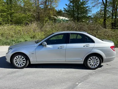 Używany Mercedes C180 Elegance 156 KM (114 kW) 2009 Srebrny Sedan/Limuzyna