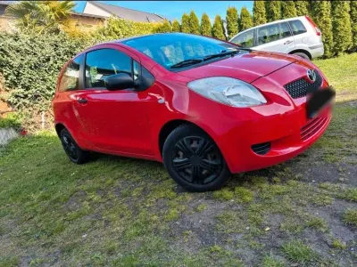 Usata Toyota Yaris 70 CV (51 kW) 2007 Rosso Utilitaria