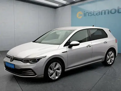 Używany VW Golf VIII 150 KM (110 kW) 2022 Srebrny Hatchback