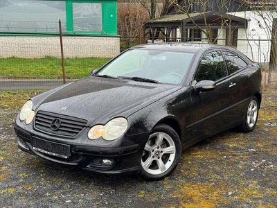 Gebraucht Mercedes C160 122 PS (89 kW) 2005 Obsidianschwarz  metalliclack Coupé