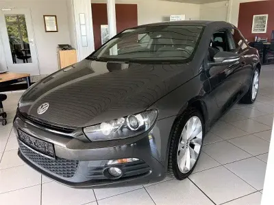 Gebraucht VW Scirocco 122 PS (89 kW) 2010 Dark maroon Coupé