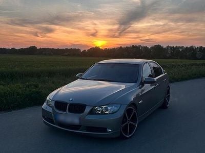 Gebraucht BMW 325 218 PS (160 kW) 2008 Braun Limousine