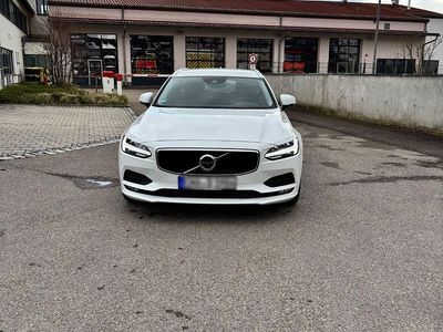 Gebraucht Volvo V90 Momentum 150 PS (110 kW) 2020 Weiß Kombi