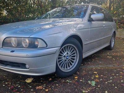 Gebraucht BMW 530 Exclusive 193 PS (141 kW) 2002 Silber Kombi