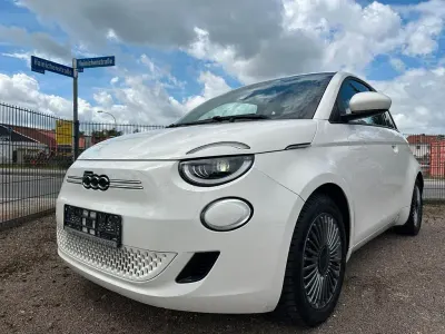 Gebraucht Fiat 500e Icon 86 kW (118 PS) 2022 Weiß Kleinwagen