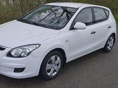 Gebraucht Hyundai i30 Comfort 109 PS (80 kW) 2009 Weiß Limousine