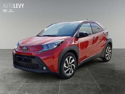 Neu Toyota Aygo X 72 PS (52 kW) 2025 Chili red SUV