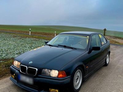 Gebraucht BMW 323 M Sport 170 PS (125 kW) 1998 Schwarz Limousine