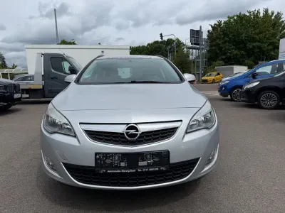 Gebraucht Opel Astra Design Edition 140 PS (102 kW) 2011 Silber Kombi
