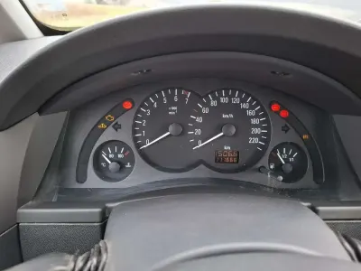 Gebraucht Opel Meriva Essentia 87 PS (63 kW) 2003 Van / Kleinbus