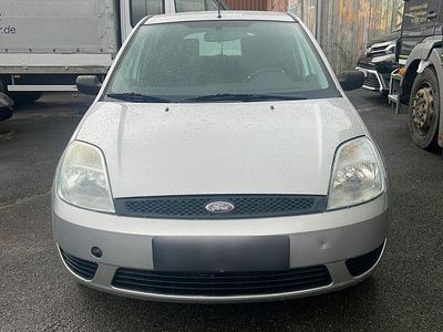 Gebraucht Ford Fiesta 60 PS (44 kW) 2004 Silber Kleinwagen