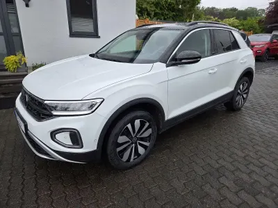 Gebraucht VW T-Roc Move 150 PS (110 kW) 2023 Weiß SUV