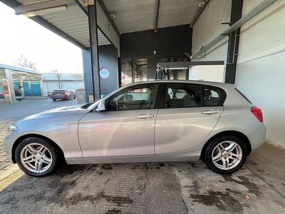 Silber Gebraucht 2016 BMW 118 Advantage Kleinwagen | 14.600 € (Fairer Preis)