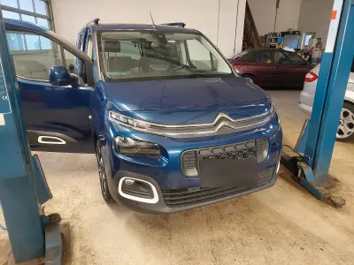Gebraucht Citroën Berlingo Shine 131 PS (96 kW) 2019 Blau Van / Kleinbus