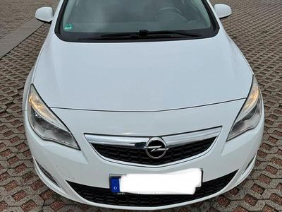 Gebraucht Opel Astra 115 PS (84 kW) 2012 Weiß Kombi