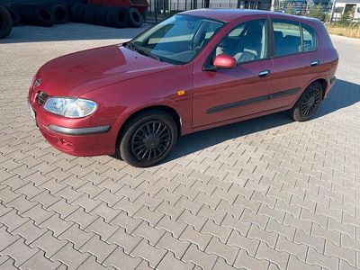 Nissan Almera