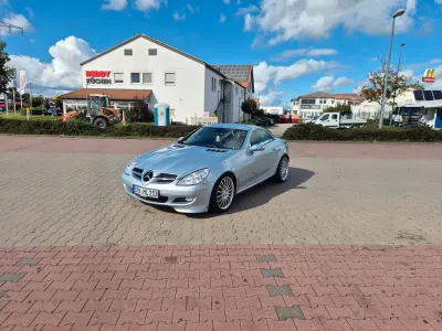 Usado Mercedes SLK280 231 HP (169 kW) 2005 Prateado Cabrios