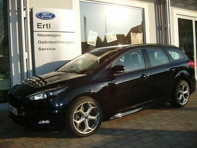 Gebraucht Ford Focus ST 250 PS (183 kW) 2015 Pantherschwarzmet. (metallic) Kombi