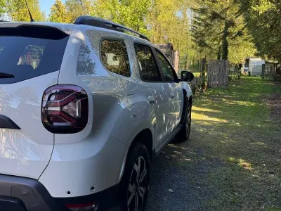 Second-hand Dacia Duster Journey 101 CP (74 kW) 2023 Alb SUV