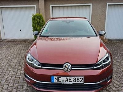 Gebraucht VW Golf VII IQ Drive 150 PS (110 kW) 2019 Rot Limousine