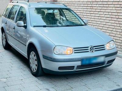 Grau Gebraucht 2002 VW Golf IV Kombi | 1.500 € (Guter Preis)