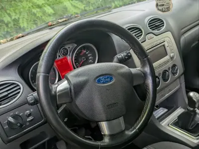 Gebraucht Ford Focus 101 PS (74 kW) 2009 Andere farben Limousine