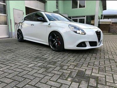Gebraucht Alfa Romeo Giulietta Quadrifoglio Verde 235 PS (172 kW) 2011 Weiß Limousine