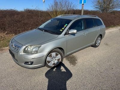 Gebraucht Toyota Avensis Team 126 PS (92 kW) 2009 Silber Kombi