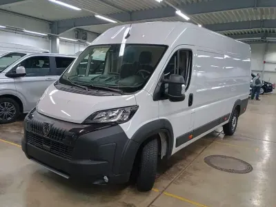 Gebraucht Peugeot Boxer 140 PS (102 kW) 2025 Lackierung weiss icy/typ ausse Van