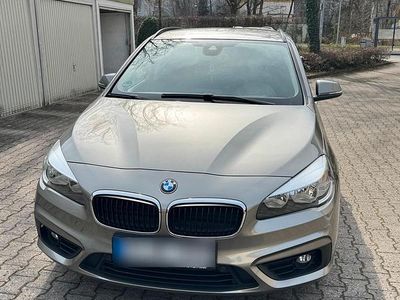 Gebraucht BMW 218 Active Tourer 136 PS (100 kW) 2016 Silber Van / Kleinbus