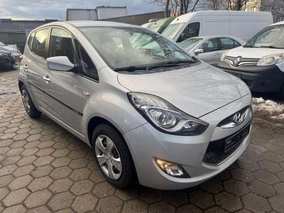 Gebraucht Hyundai ix20 90 PS (66 kW) 2012 Silber Kleinwagen