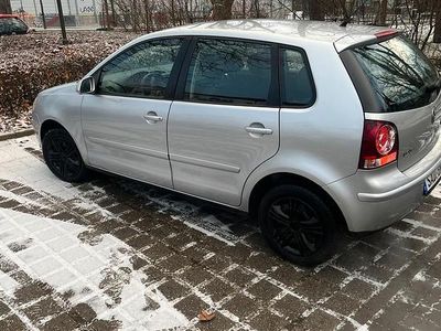 Grau Gebraucht 2005 VW Polo Kleinwagen | 2.100 € (Fairer Preis)