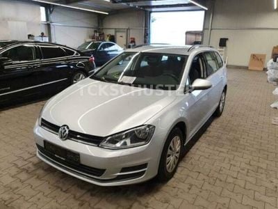 Gebraucht VW Golf VII Trendline 110 PS (80 kW) 2016 Silber metallic Kombi
