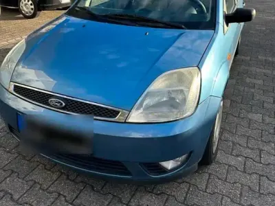 Gebraucht Ford Fiesta Trend 101 PS (74 kW) 2002 Blau Kleinwagen
