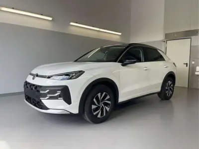 Nouă VW T-Roc Life 150 CP (110 kW) 2026 Alb SUV