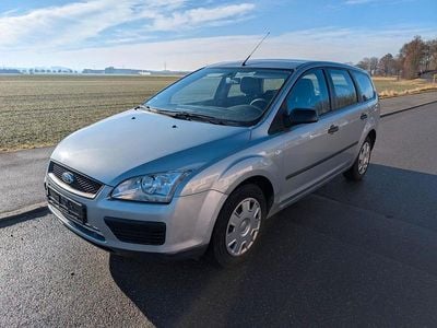 Gebraucht Ford Focus Trend 101 PS (74 kW) 2005 Silber Kombi
