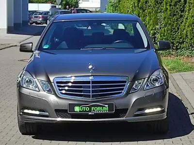Używany Mercedes E300 Elegance 252 KM (185 kW) 2011 Szary Sedan/Limuzyna